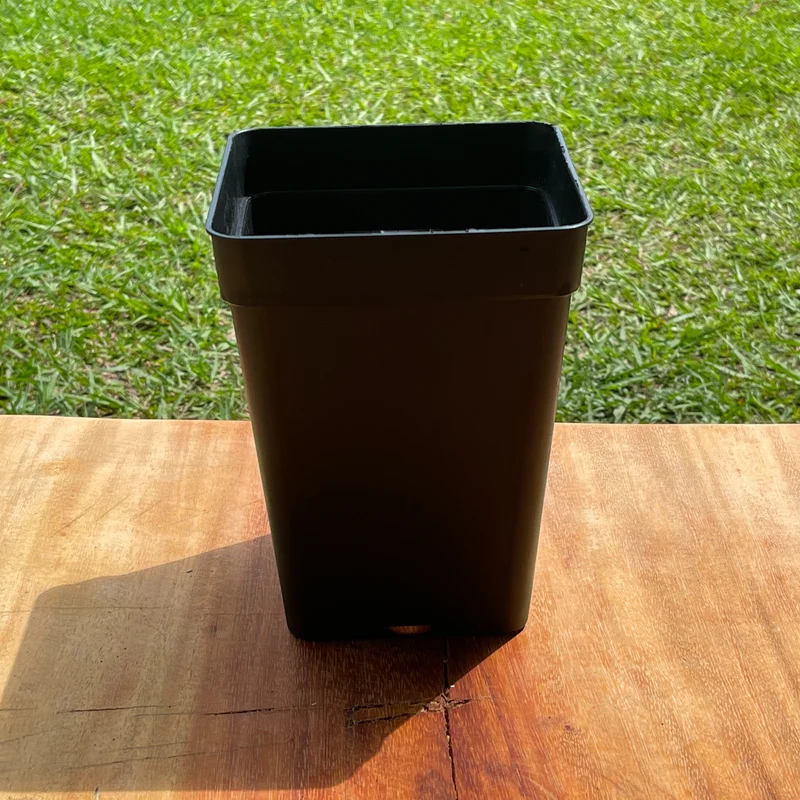 Maceta cuadrada negra 5,5 litros